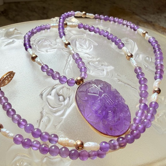 Jewelry - 14K Gold Carved Amethyst Flower & Pearl Necklace - Organic Art Nouveau Aesthetic